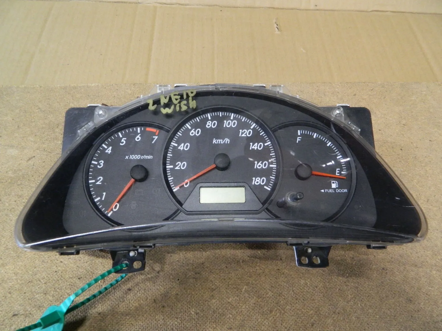 Панель приборов TOYOTA WISH ZNE10 (Контрактный) 79590077