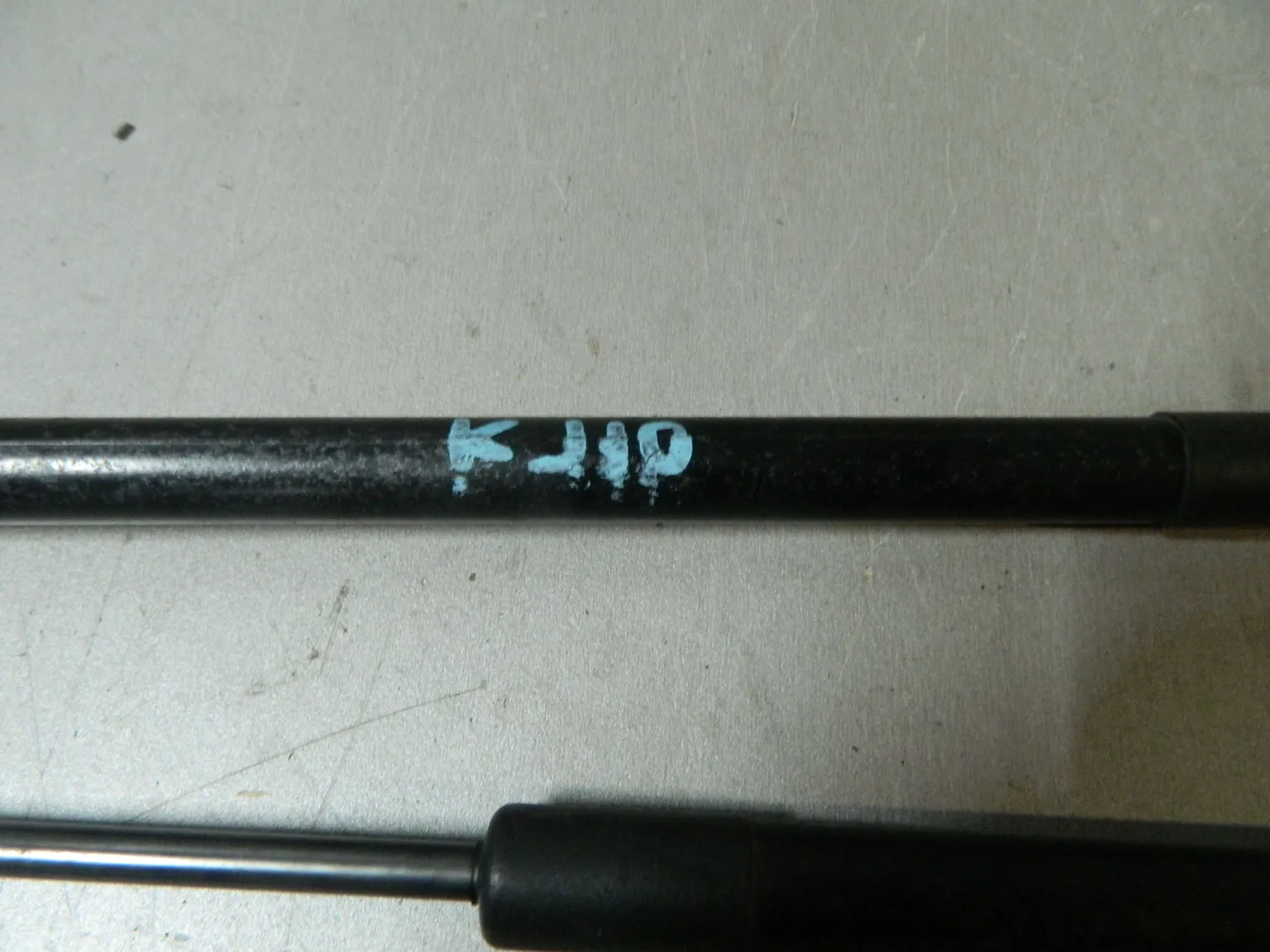 Амортизатор багажника NISSAN QASHQAI J10 (Контрактный) 81532157