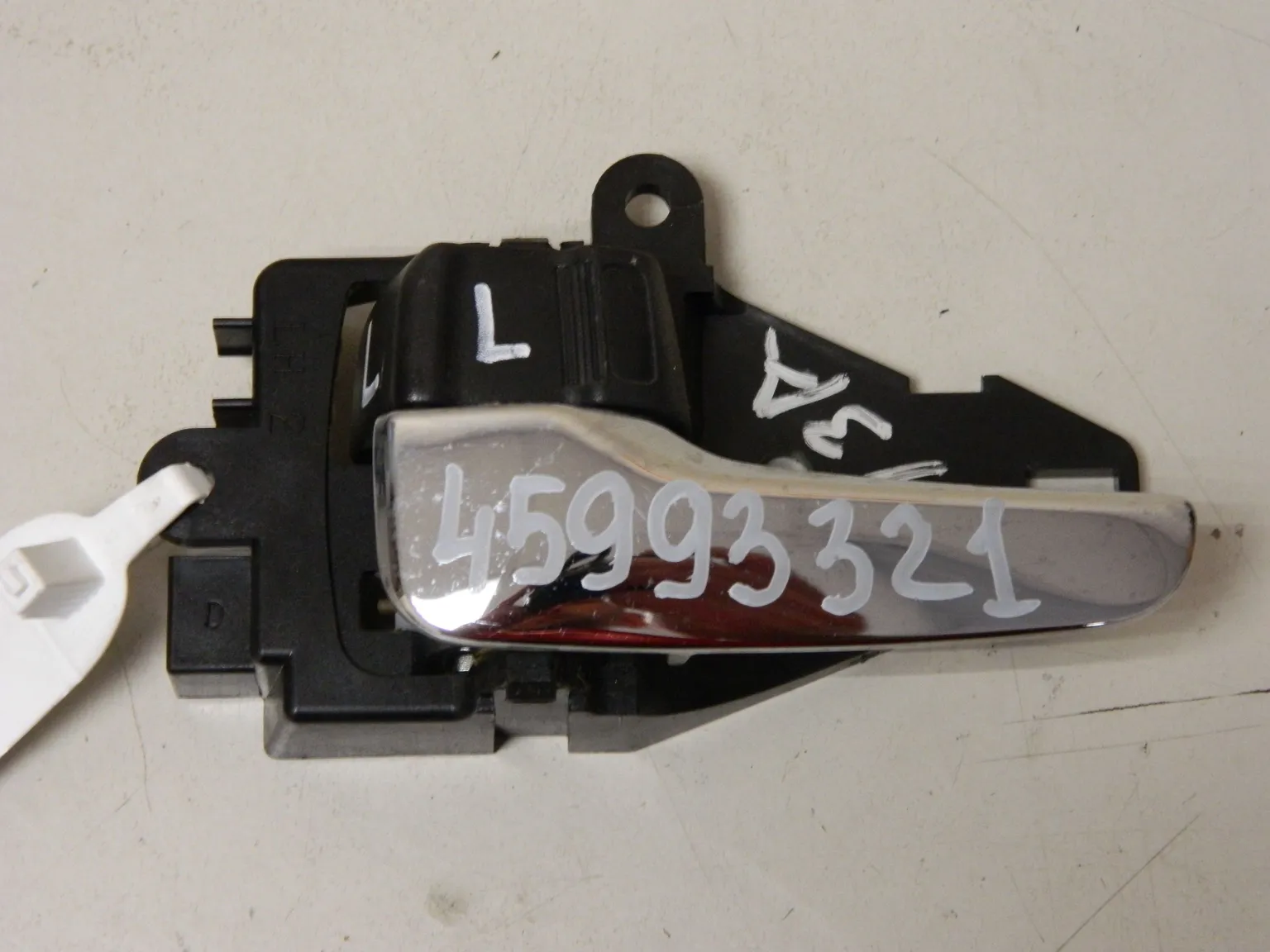 Ручка двери внутренняя MITSUBISHI GALANT FORTIS CY3A Перед Лев (Контрактный)