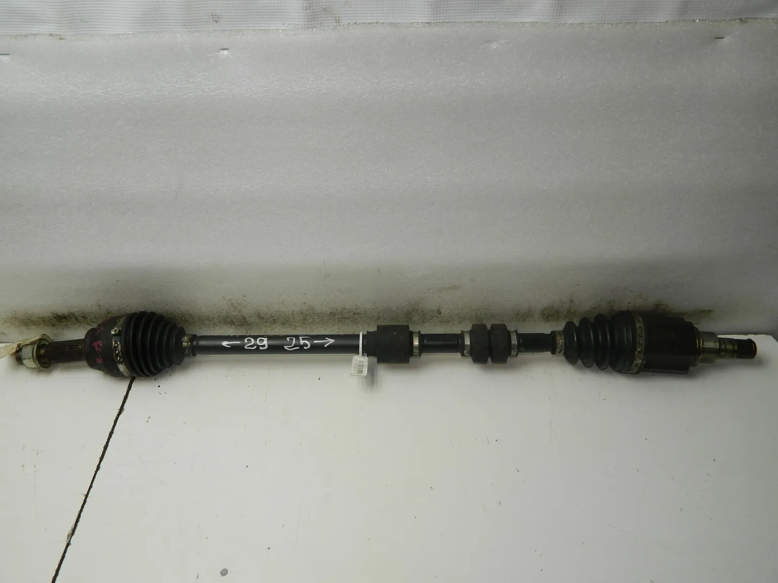 Привод NISSAN JUKE YF15 HR15DE Перед Прав (Контрактный) 35015728