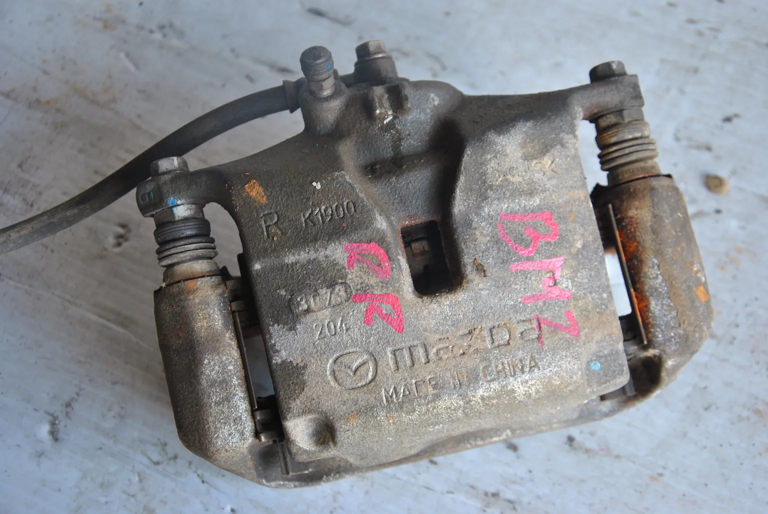 Суппорт MAZDA MAZDA 3 BM Перед Прав (Контрактный) 45984365