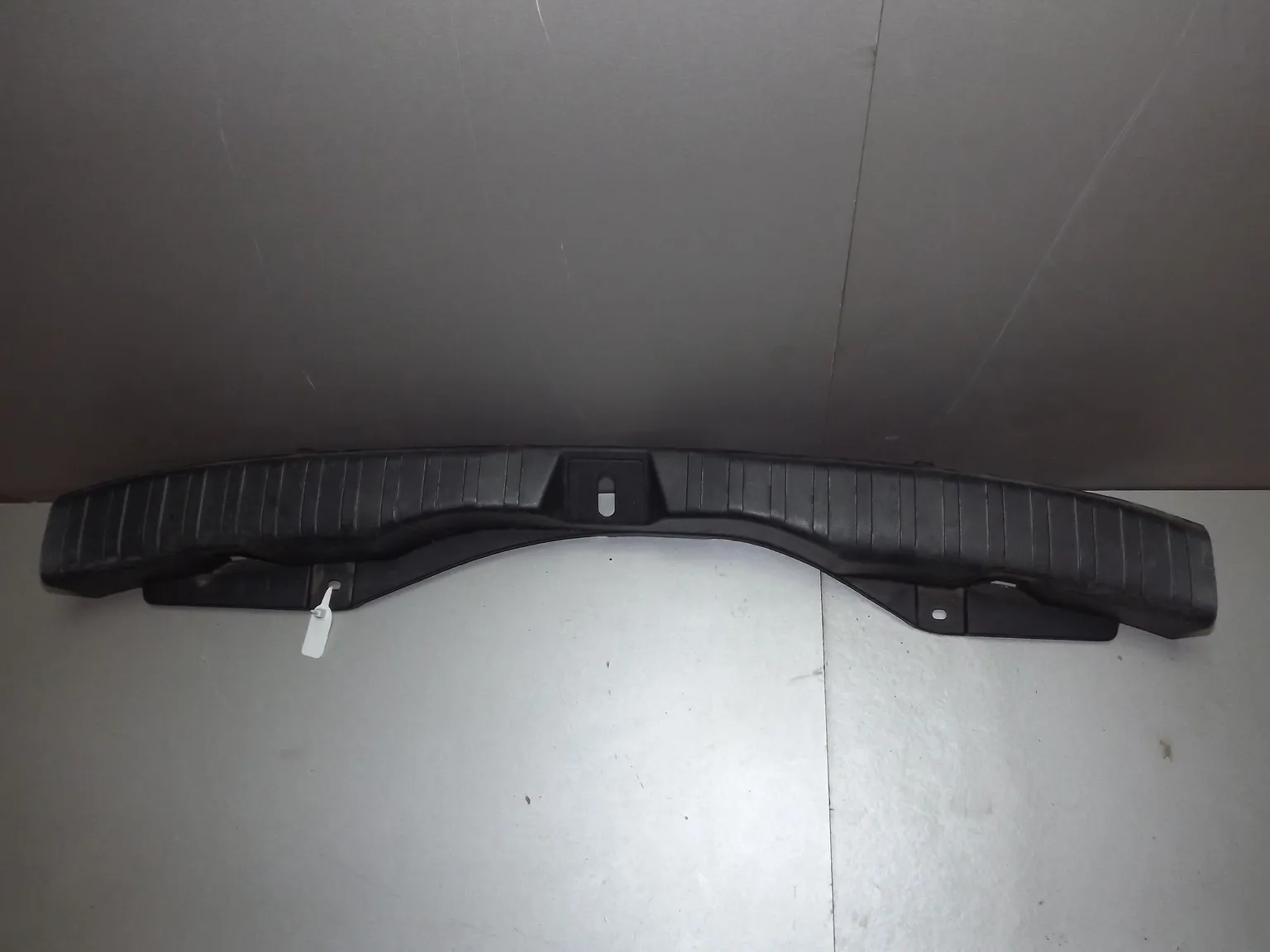 Накладка замка багажника HONDA CR-V RE5 R20A (Контрактный) 35017614