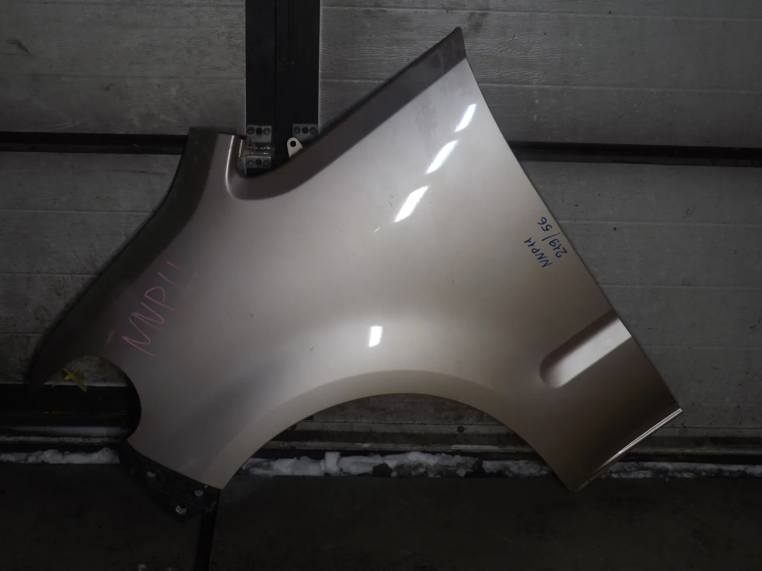 Крыло TOYOTA PORTE NNP10 Перед Лев (Контрактный) 94603666