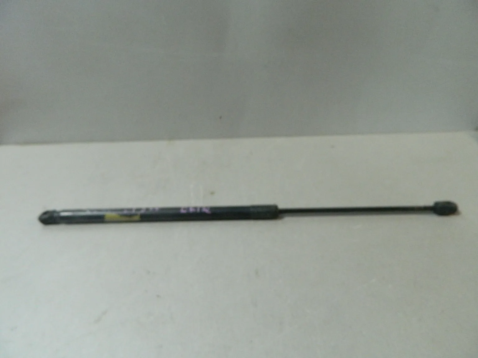 Амортизатор багажника MAZDA DEMIO DY3W (Контрактный) 81528976