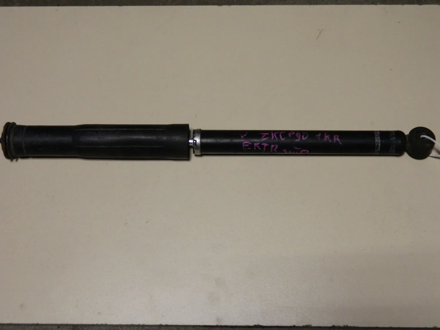 Амортизатор TOYOTA VITZ KCP90 Зад (Контрактный) 45992020