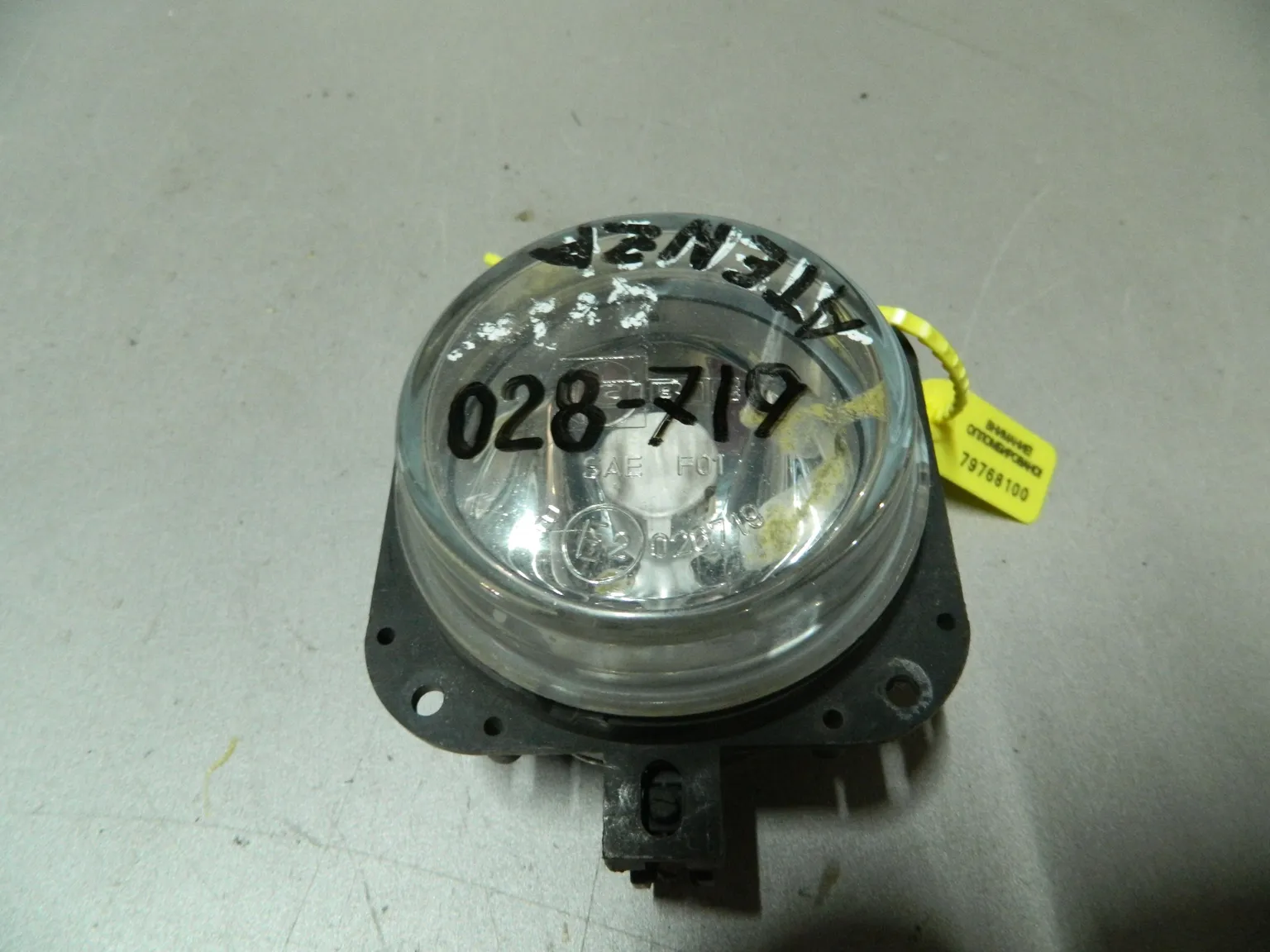 Фара противотуманная MAZDA PREMACY CP8W Перед (Контрактный) 79768100