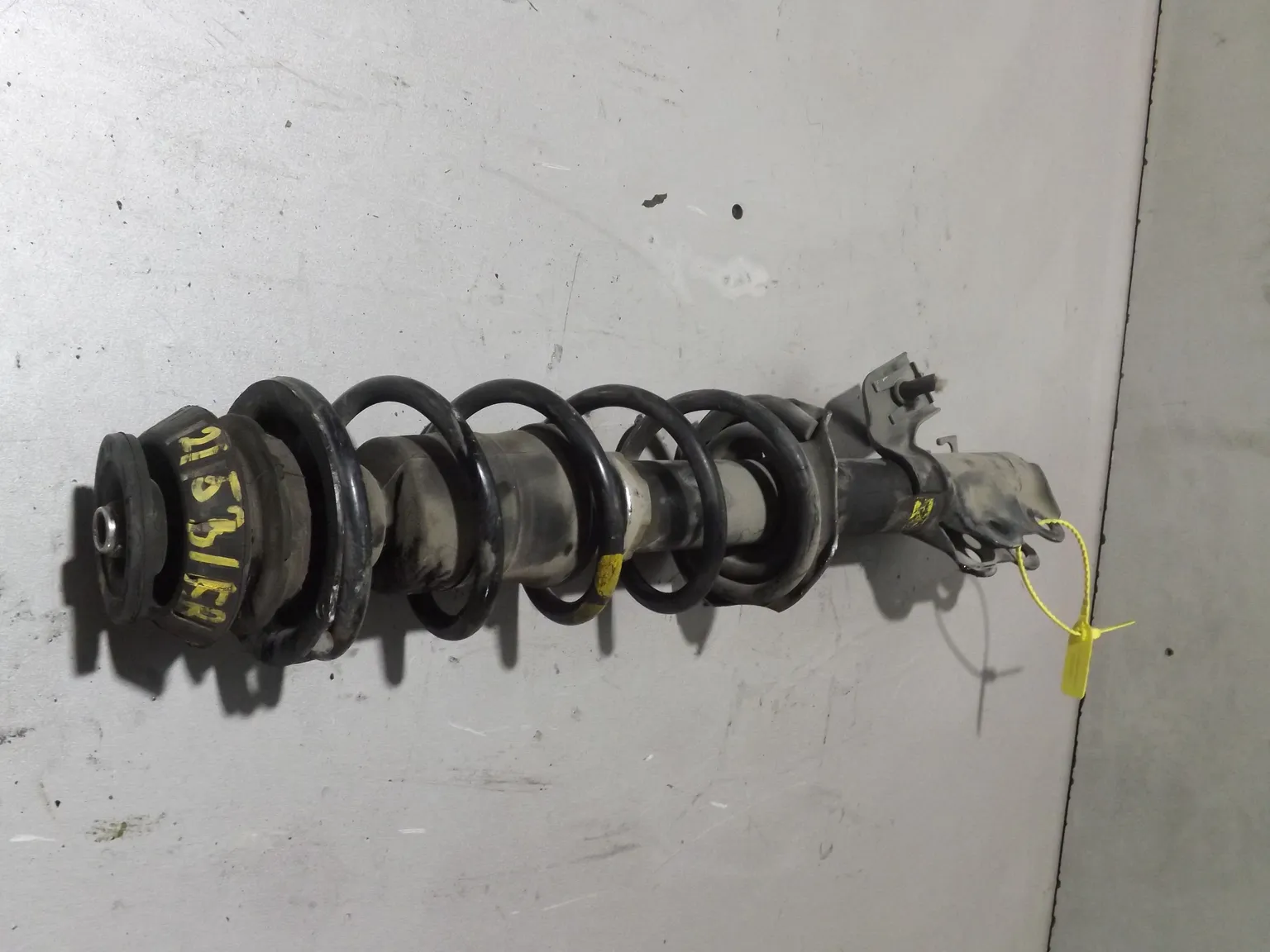 Стойка подвески NISSAN MARCH K13 Перед Прав (Контрактный) 94603427