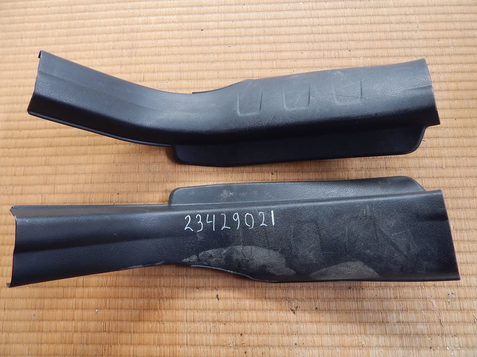 Накладки порога салона Suzuki Escudo TDA4W (контрактный) 23429021