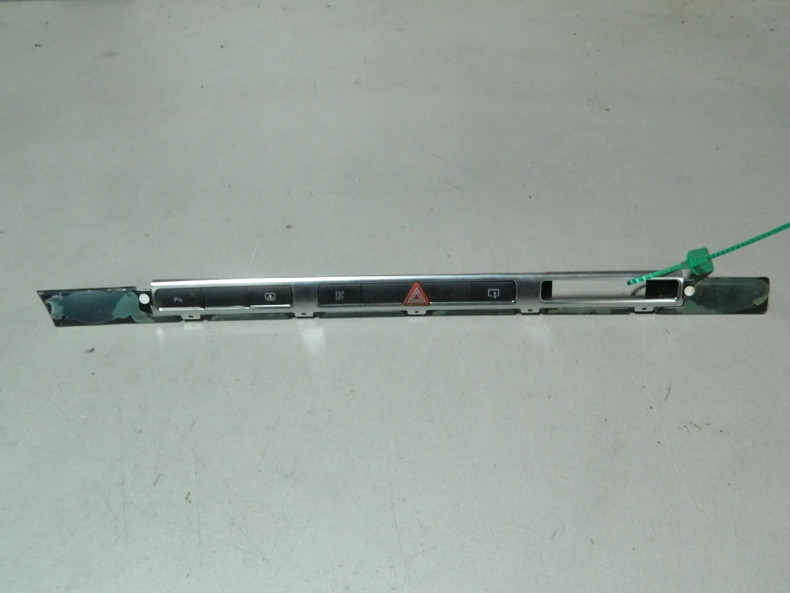 Блок кнопок AUDI A8 D3 4E2 (Б/У) 81540347