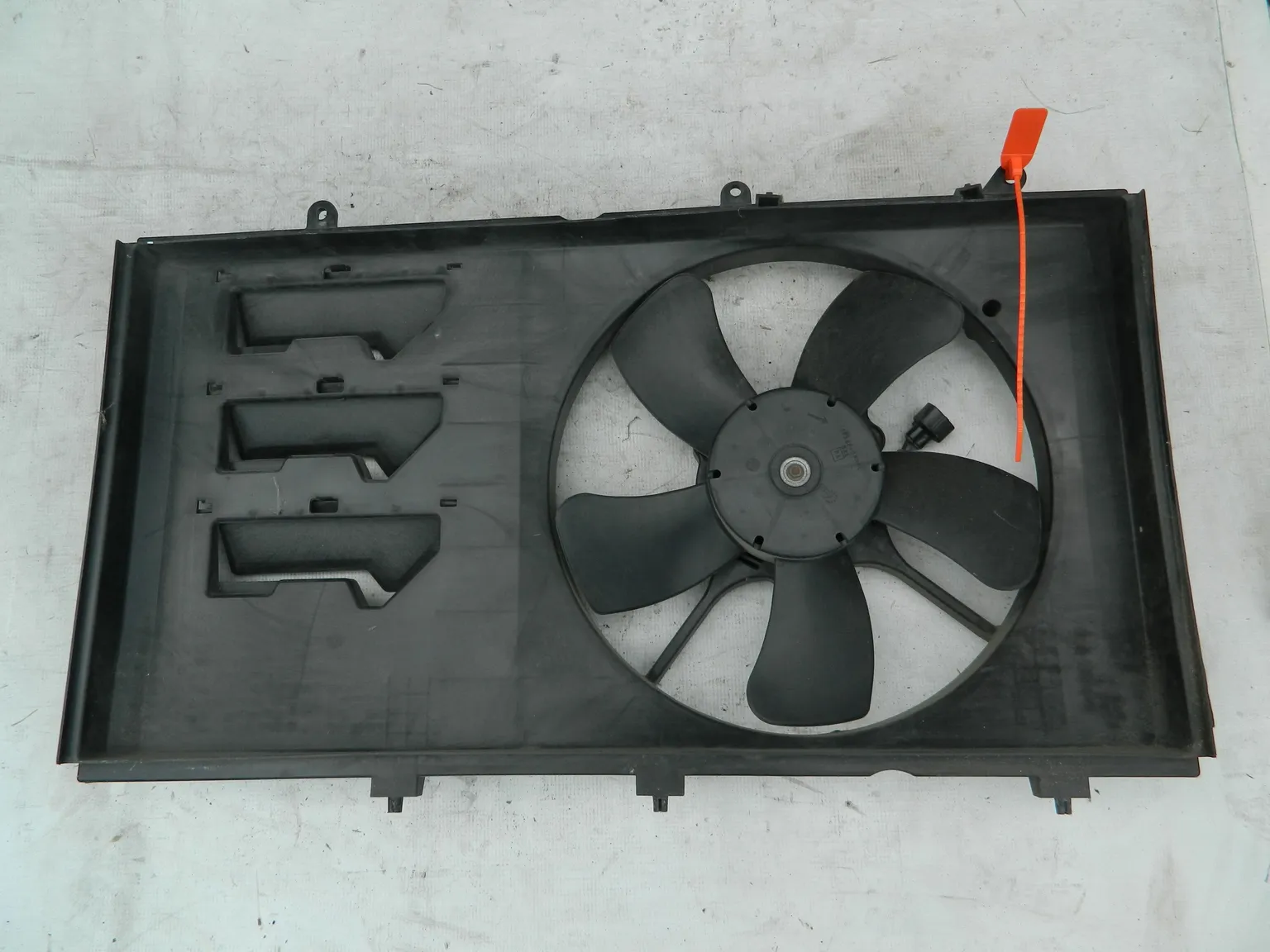 Диффузор радиатора MITSUBISHI LANCER CEDIA CS2A (Контрактный) 72355021