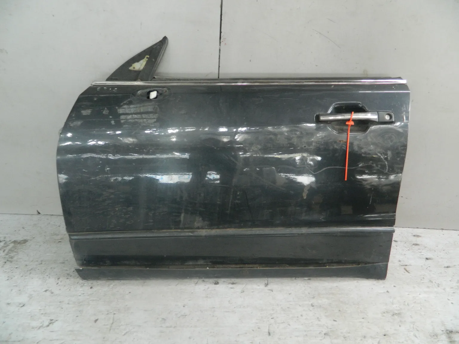 Дверь MITSUBISHI DIAMANTE F31A Перед Лев (Контрактный) 72355920