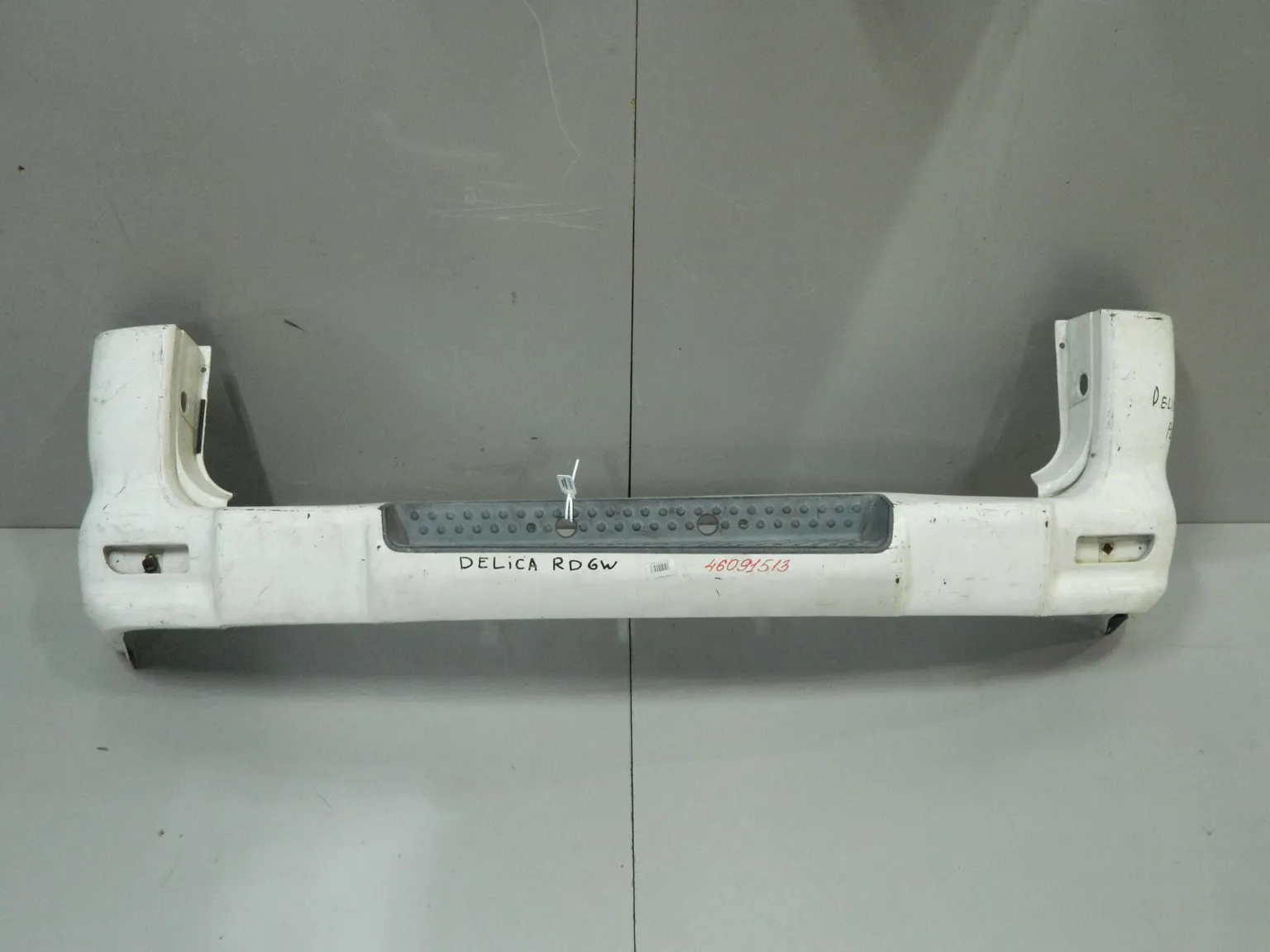 Бампер задний MITSUBISHI DELICA PD6W (Контрактный) 46091513