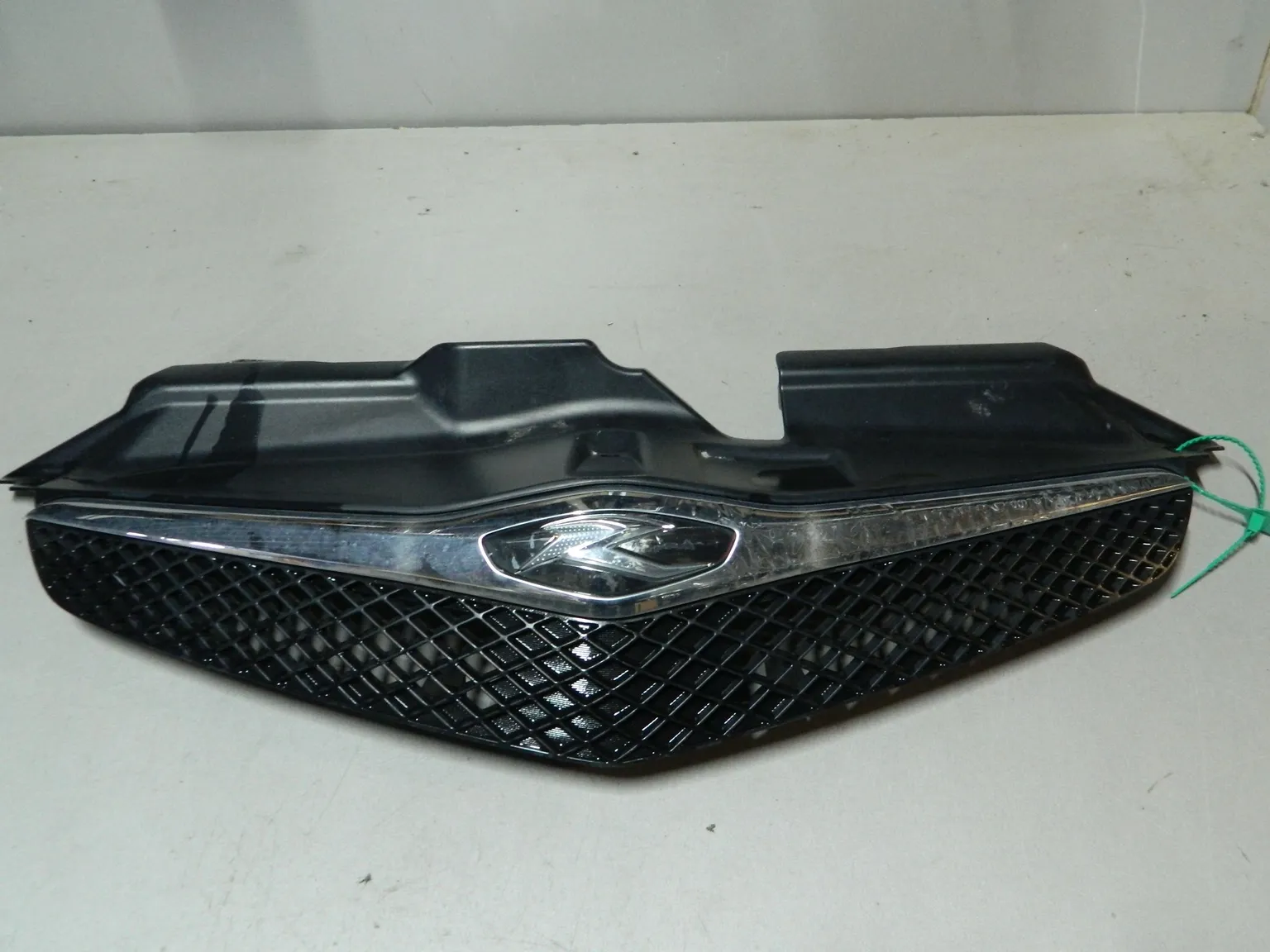 Решетка радиатора TOYOTA RACTIS NCP100 (Контрактный) 81540791