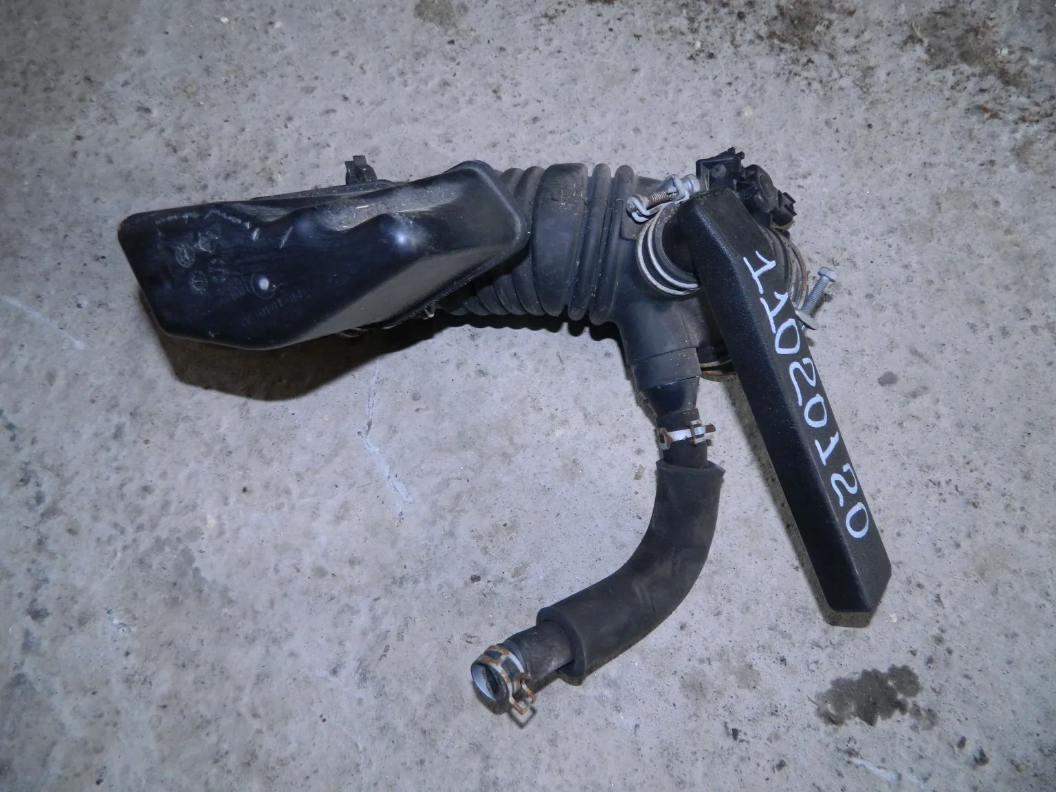 Патрубок воздушного фильтра TOYOTA CAMRY ACV40 2AZFE (Контрактный) 11020120