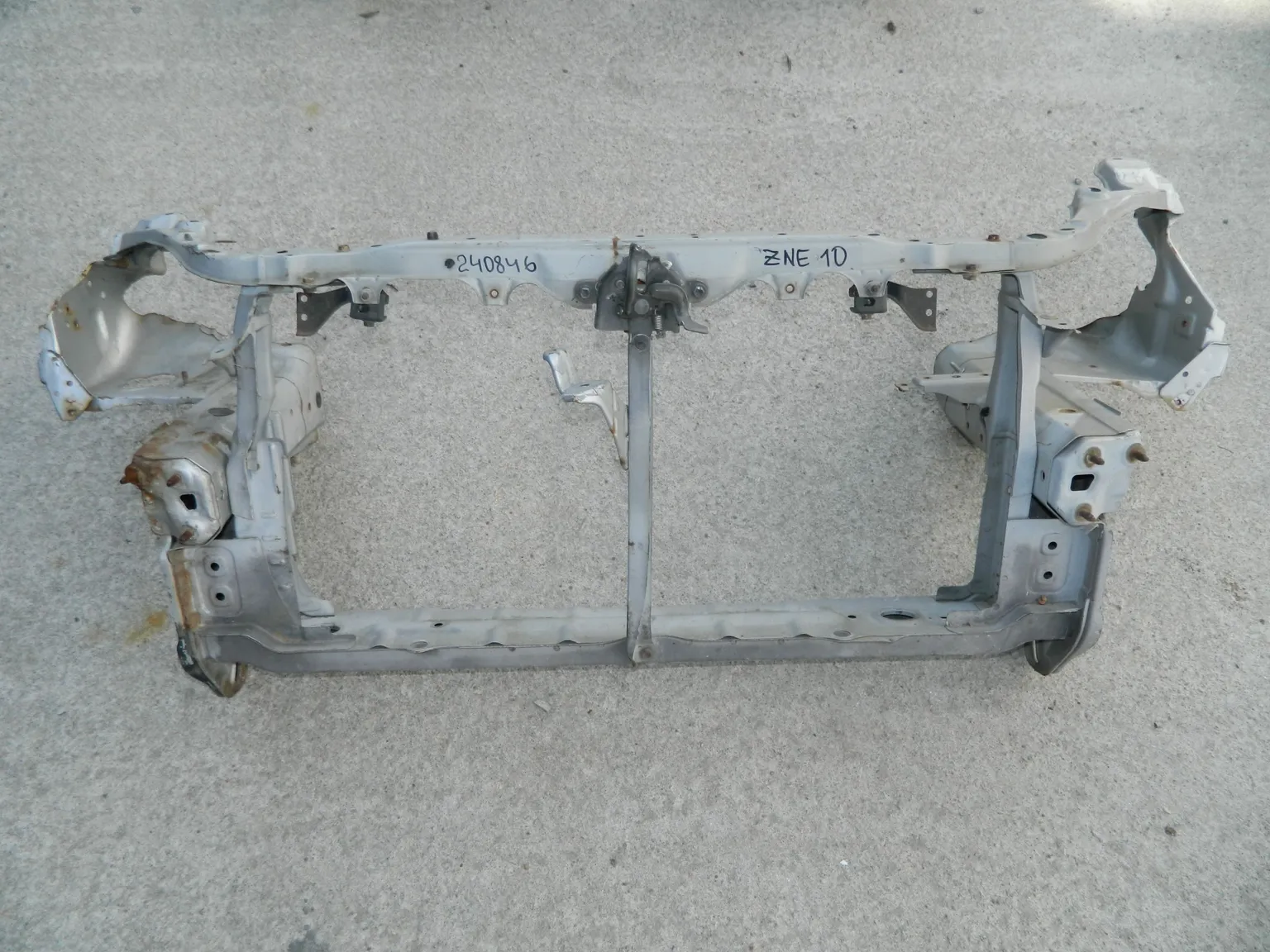 Рамка радиатора TOYOTA WISH ZNE10 (Контрактный) 40951754 5320168011