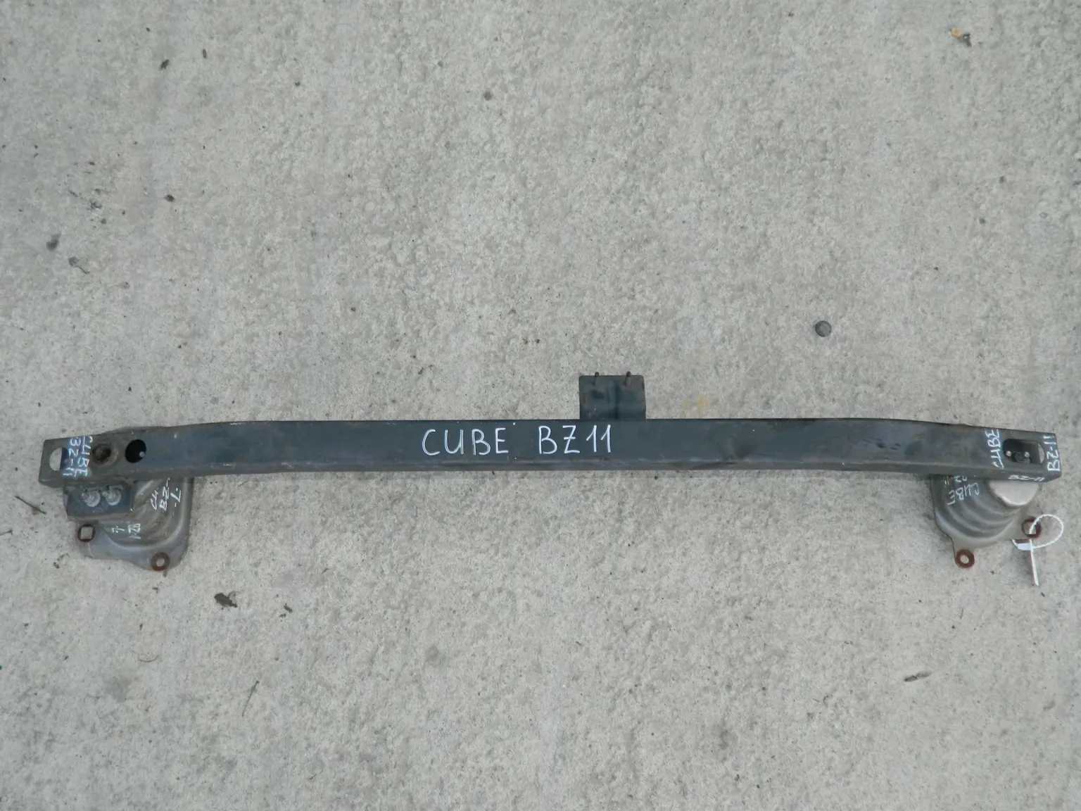 Усилитель бампера NISSAN CUBE BZ11 Перед (Контрактный) 35015211