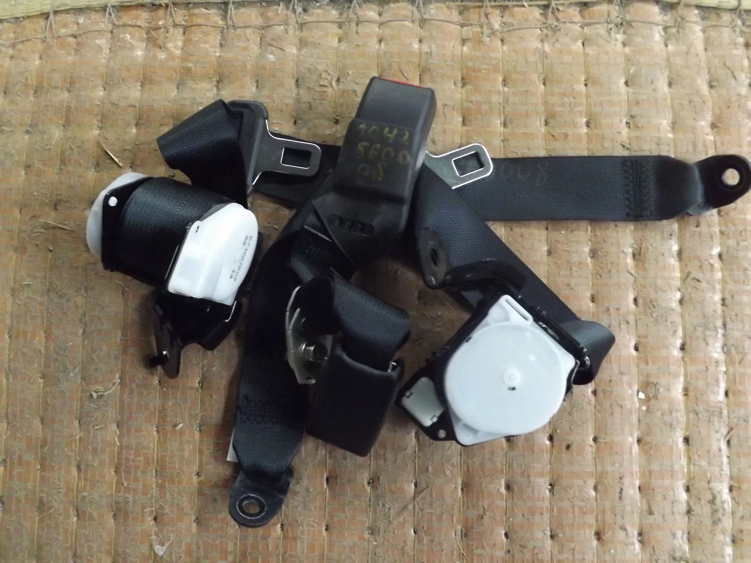 Ремень безопасности MAZDA AXELA BLEFP (Контрактный) 1042560008