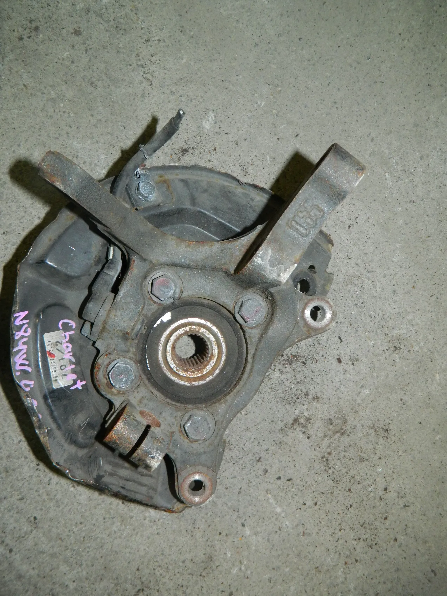 Ступица MITSUBISHI CHARIOT N84W Перед Лев (Контрактный) 79591217