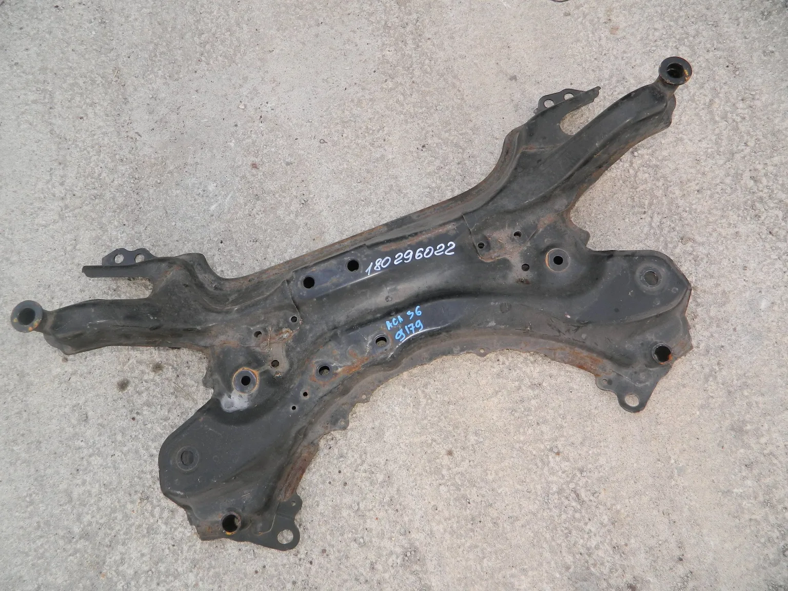 Балка под ДВС TOYOTA RAV4 ACA36 (Контрактный) 180296022