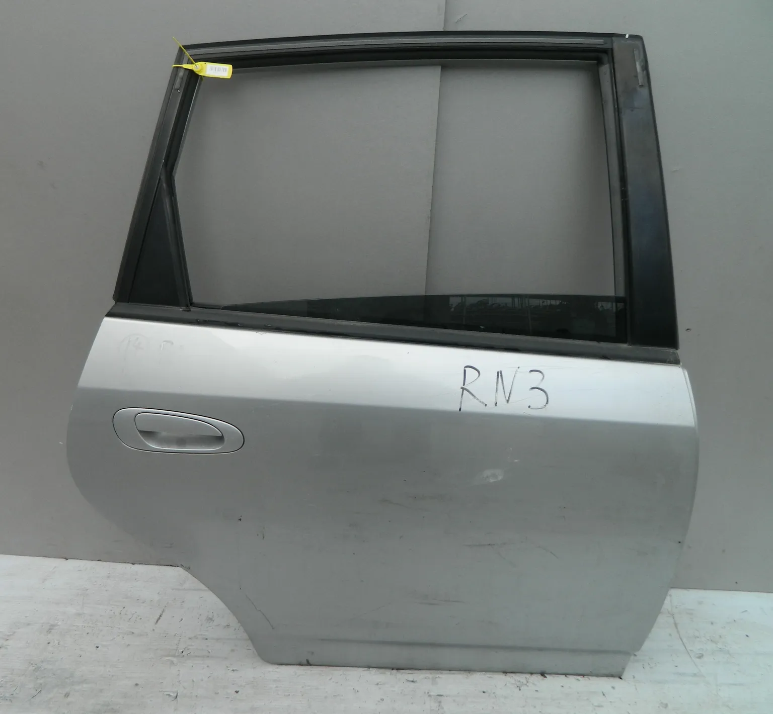 Дверь HONDA STREAM RN3 Зад Прав (Контрактный) 40951471