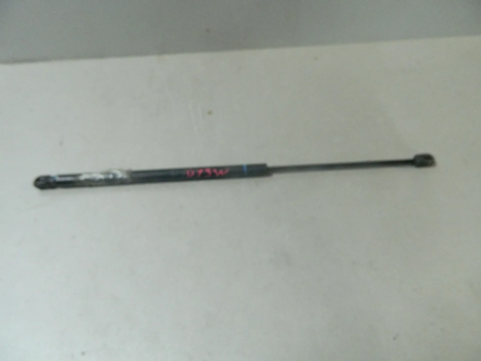 Амортизатор багажника MAZDA DEMIO DY3W (Контрактный) 81532231