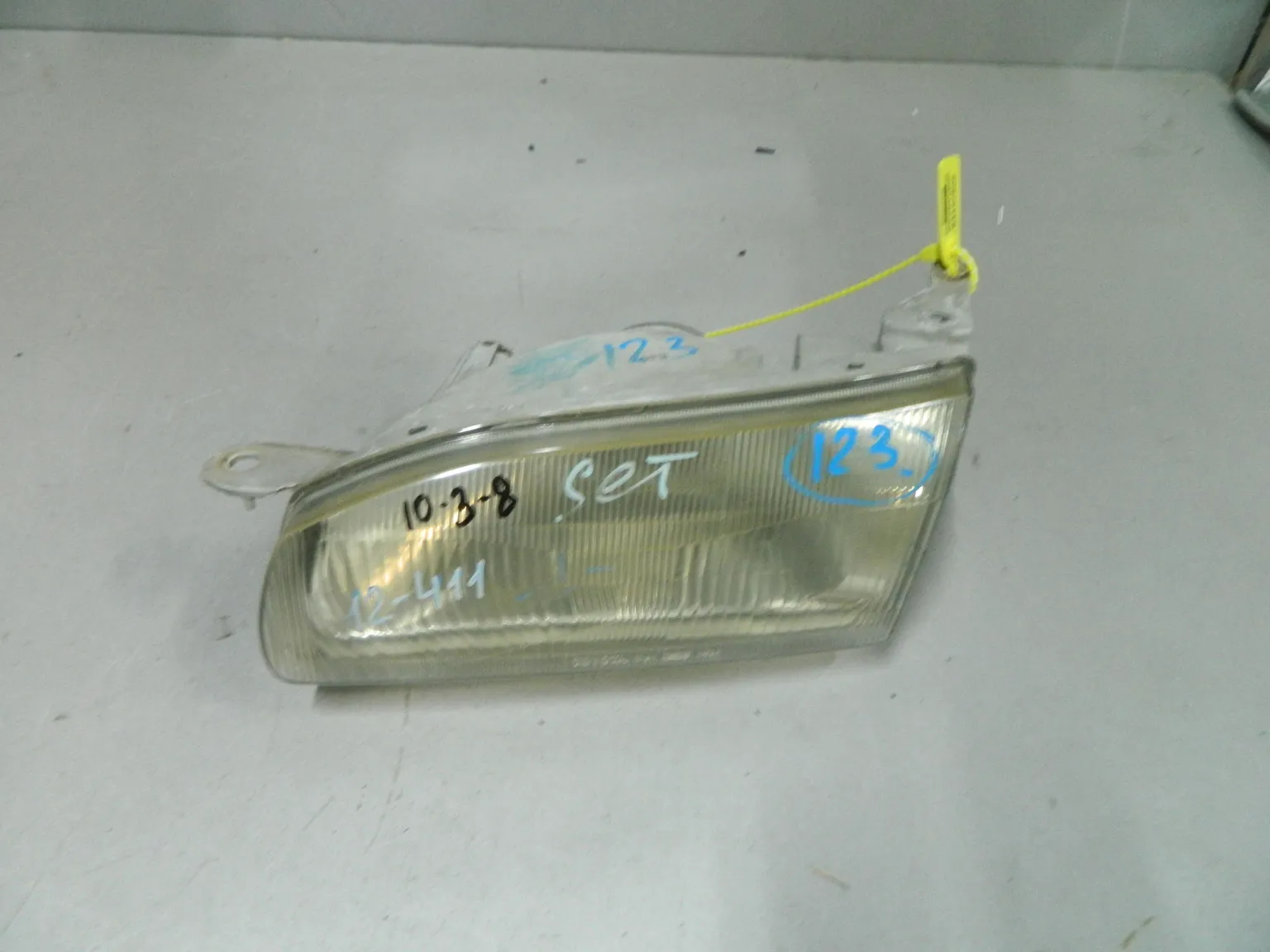 Фара TOYOTA COROLLA AE110 Перед Лев 12411 (Контрактный) 64492802