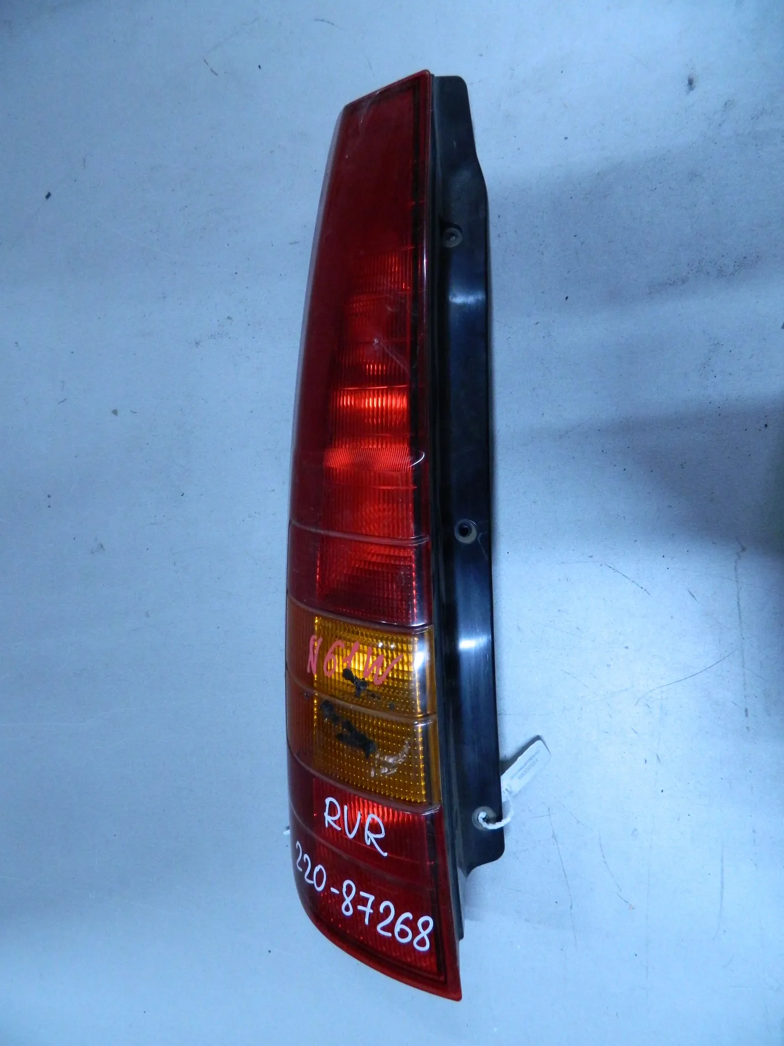 Фонарь MITSUBISHI RVR N61W Зад Лев (Контрактный) 68000564