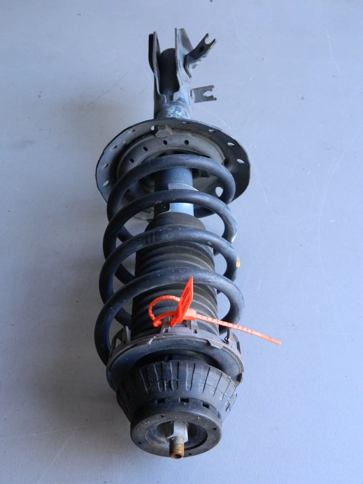 Стойка подвески HONDA FREED GB3 Перед Прав (Контрактный) 72367289