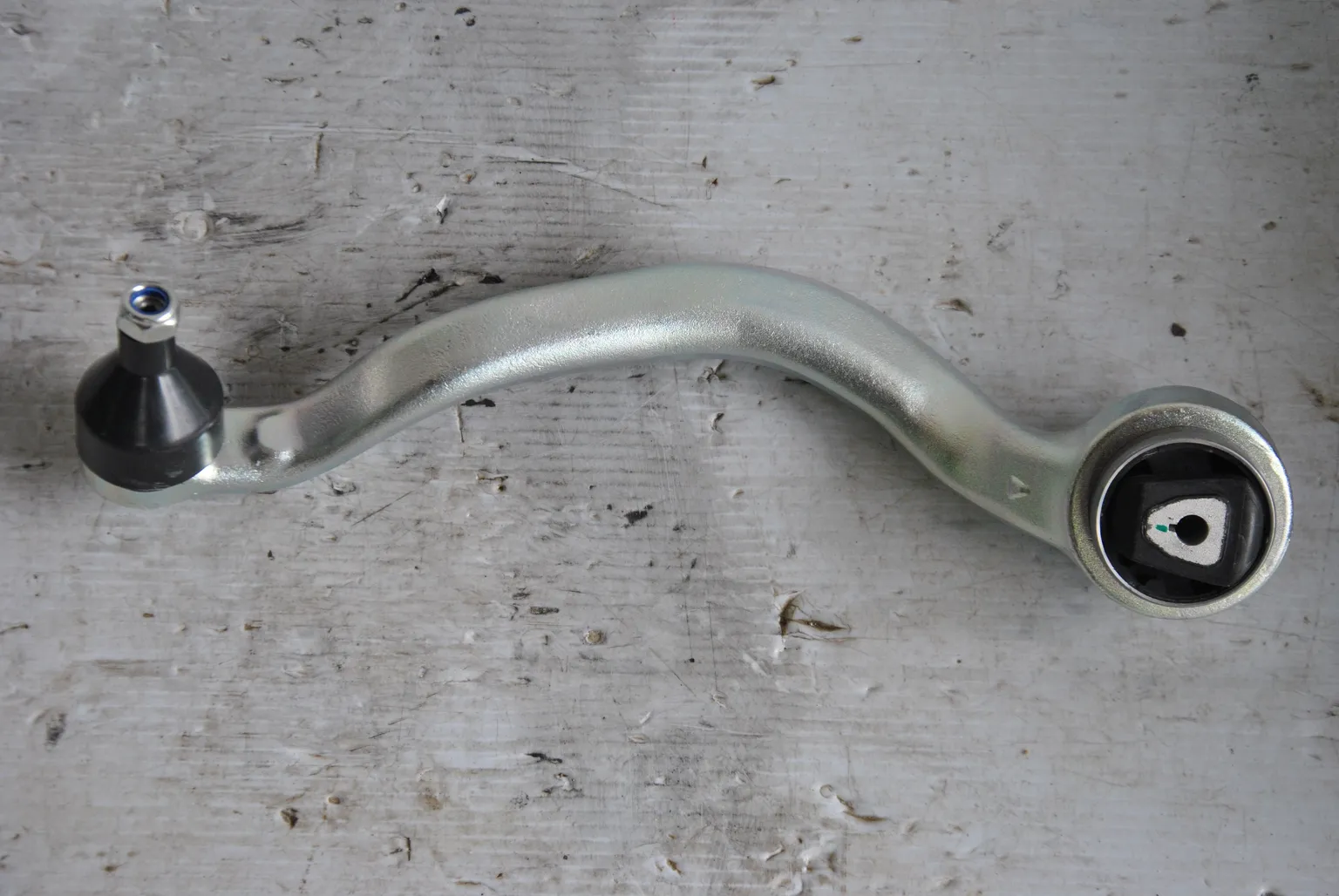 Рычаг GENERAL PARTS 31126773949 BMW X5 E70 2007- 2013, BMW X6 E71/E72 2008- 2014 Перед. Лев. Низ