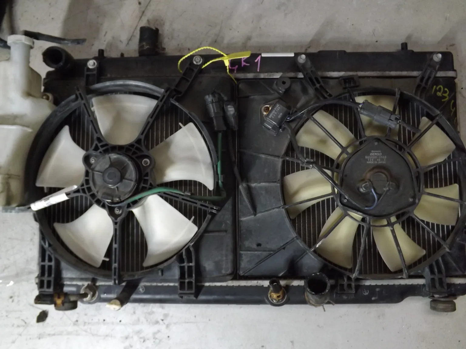 Радиатор HONDA MOBILIO SPIKE GK1 (Контрактный) 94603696