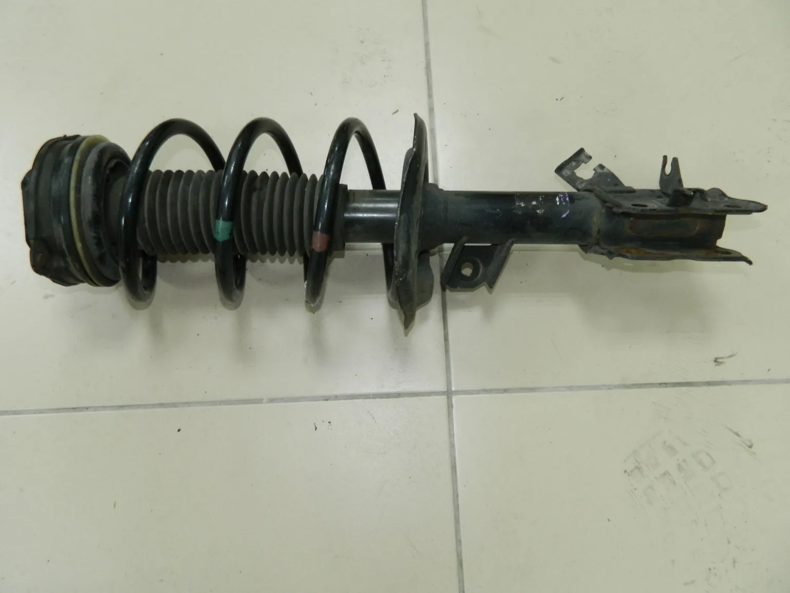 Стойка подвески NISSAN QASHQAI J10 MR20 Перед Прав  (Контрактный)