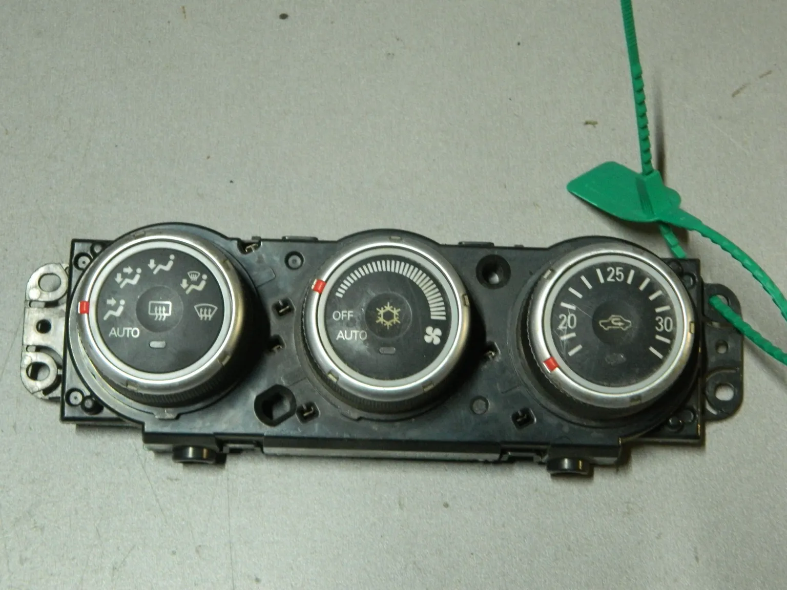 Блок управления климат-контролем MITSUBISHI OUTLANDER CW5W (Контрактный) 81540525