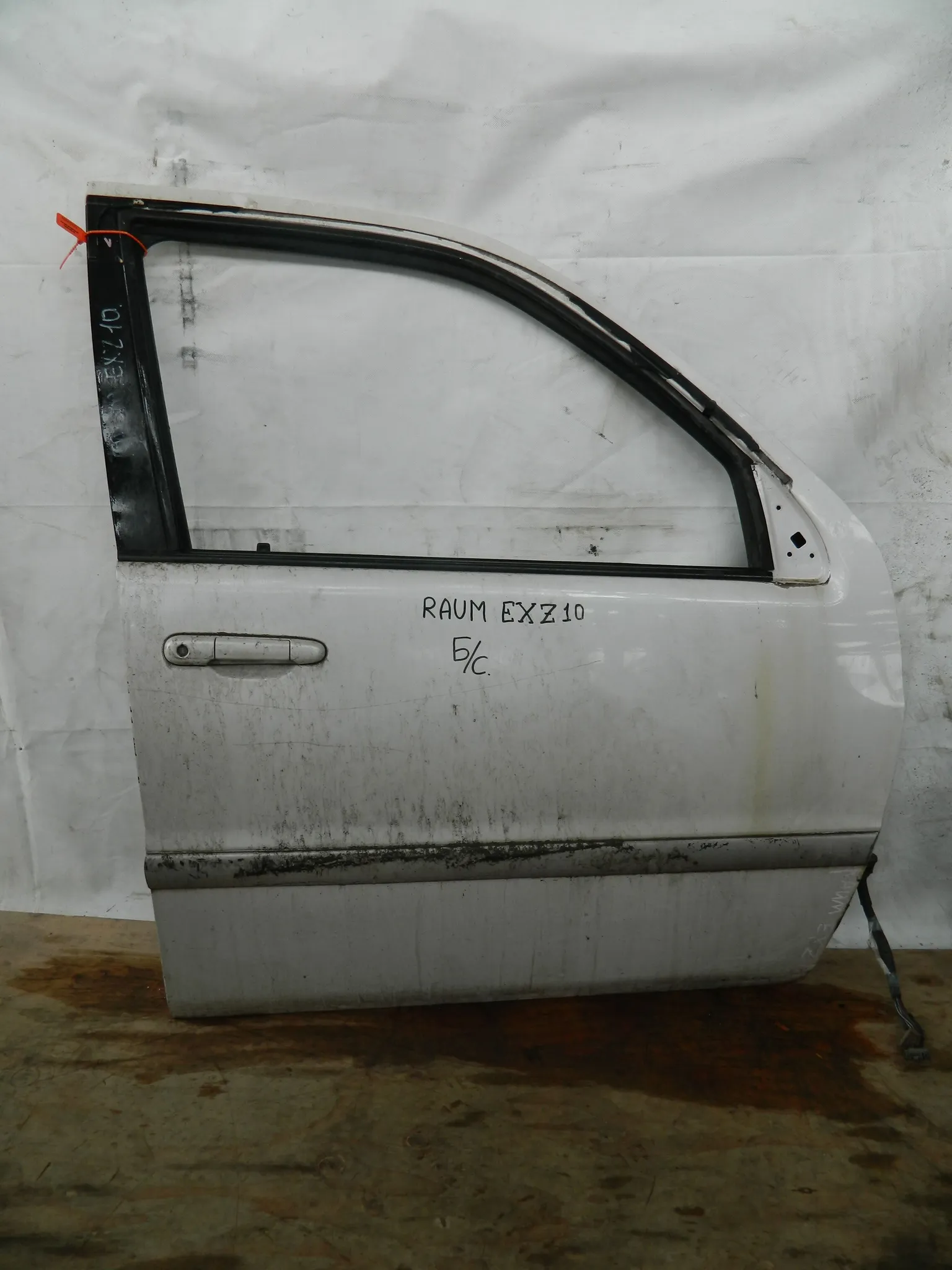 Дверь TOYOTA RAUM EXZ10 Перед Прав (Контрактный) 72355909 6700146010