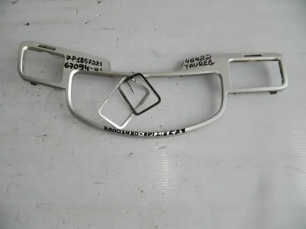 Накладка панели приборов VOLKSWAGEN TOUAREG 7P5 (Б/У)