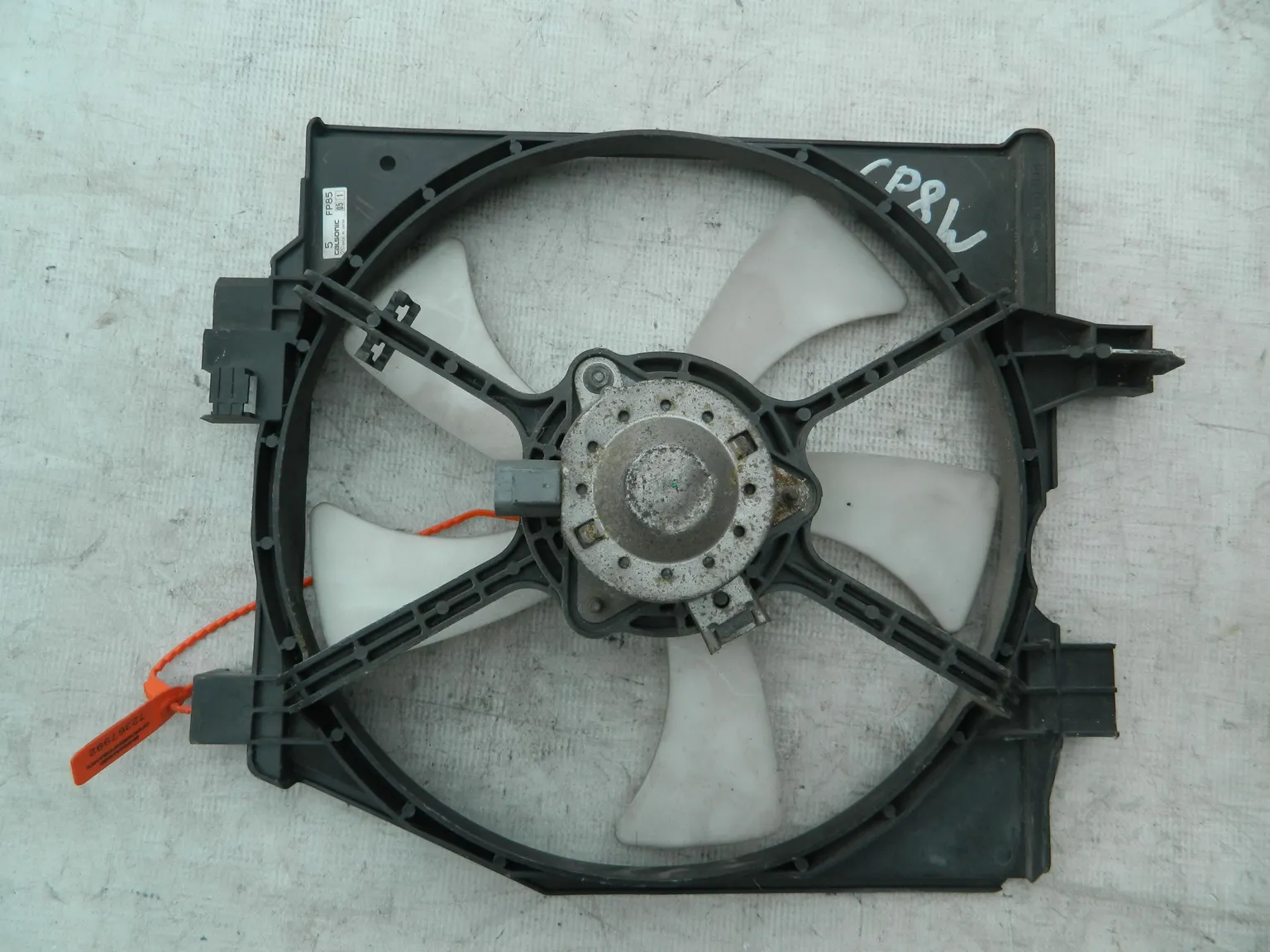 Диффузор радиатора MAZDA PREMACY CP8W (Контрактный) 72367992