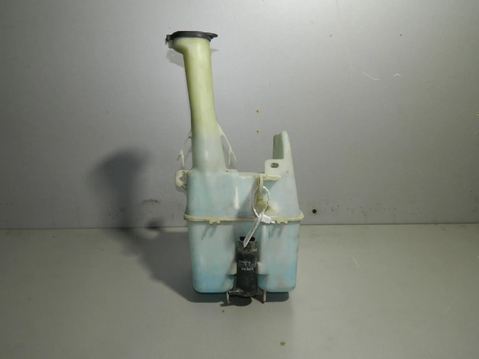 Бачок омывателя TOYOTA COROLLA E120 (Б/У) 45993902