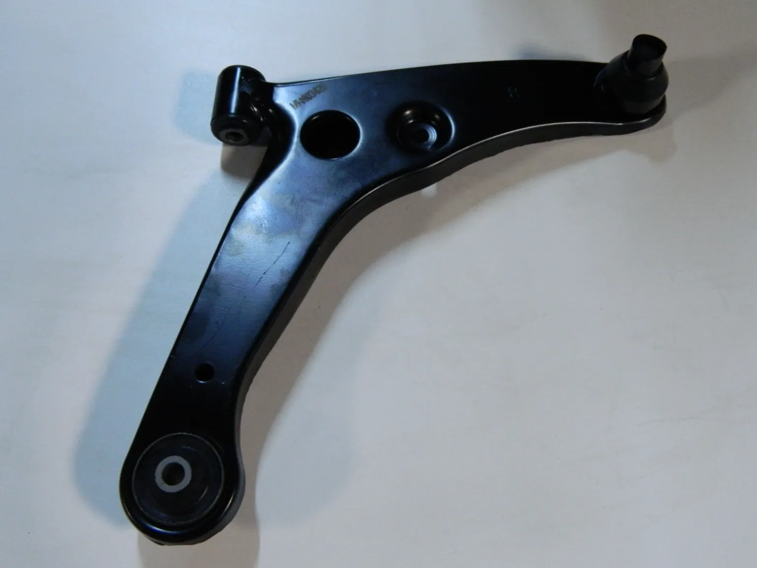 Рычаг GENERAL PARTS MR403420 MITSUBISHI DION CR5W CS1A CS5A CQ1A CQ5A Перед Прав