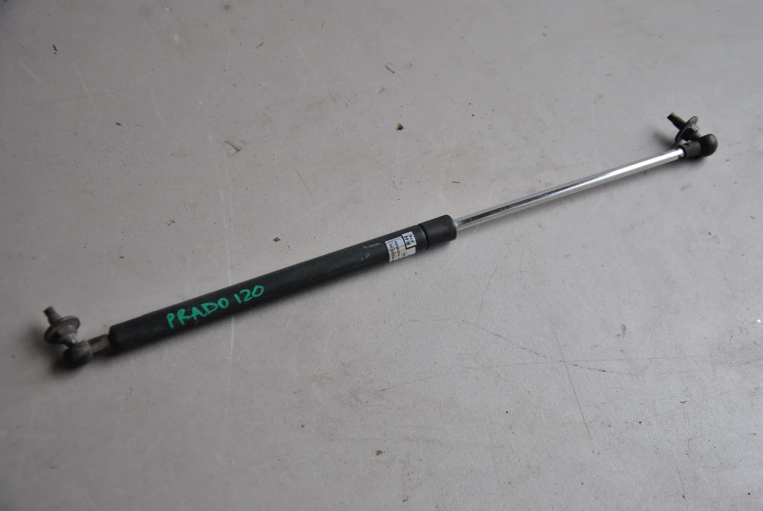Амортизатор багажника TOYOTA LAND CRUSER PRADO 120 Зад (Контрактный) 45990385
