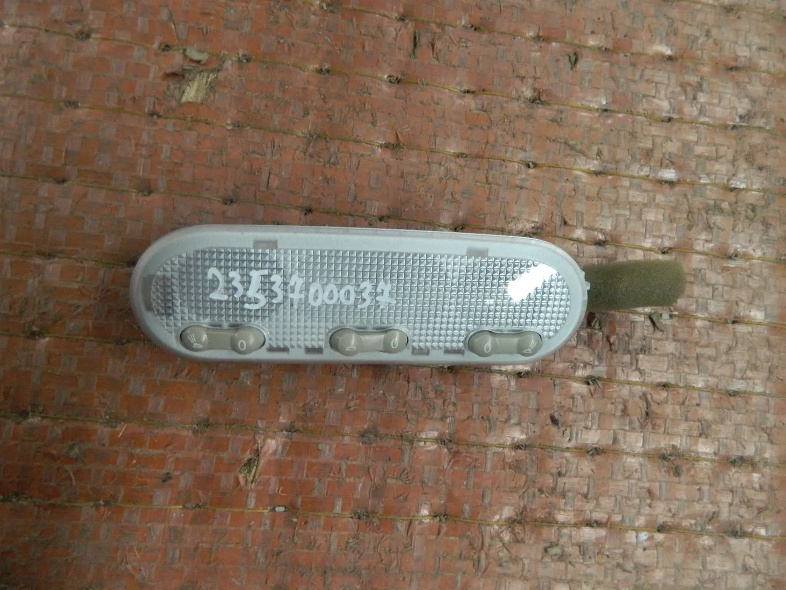 Плафон салона NISSAN DUALIS KJ10 (Контрактный) 2353700037