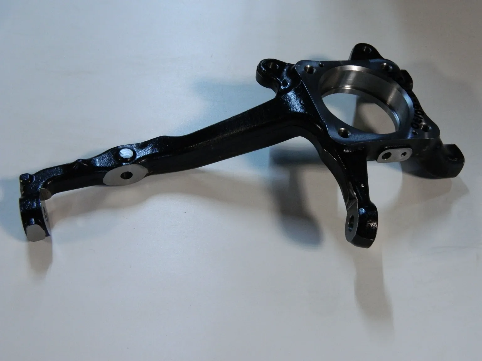 Кулак поворотный GENERAL PARTS 4321260170 TOYOTA LAND CRUISER PRADO GRJ120 / RZJ120 Перед Лев