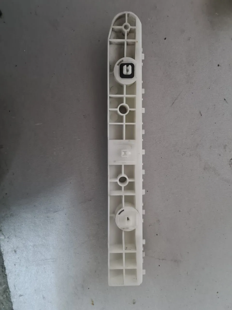 Крепление бампера NISSAN JUKE YF15 Зад Прав (Кoнтрaктный) 1005090024