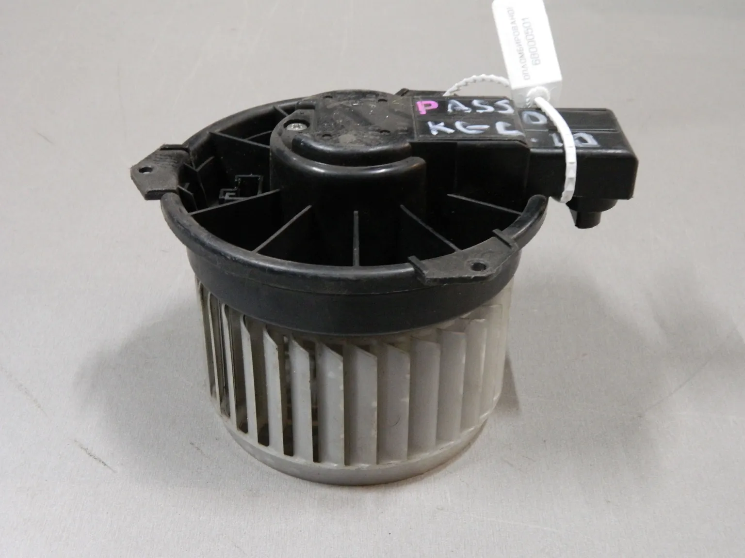 Мотор печки TOYOTA PASSO KGC10 (Контрактный) 68000501