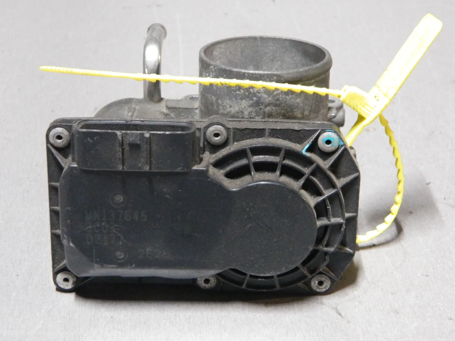 Дроссельная заслонка MITSUBISHI 4G19 (Контрактный) 79780604 MN137645