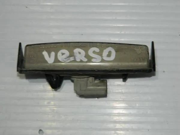 Фонарь подсветки номера Toyota Avensis Verso ACM20 (Контрактный) 21090212