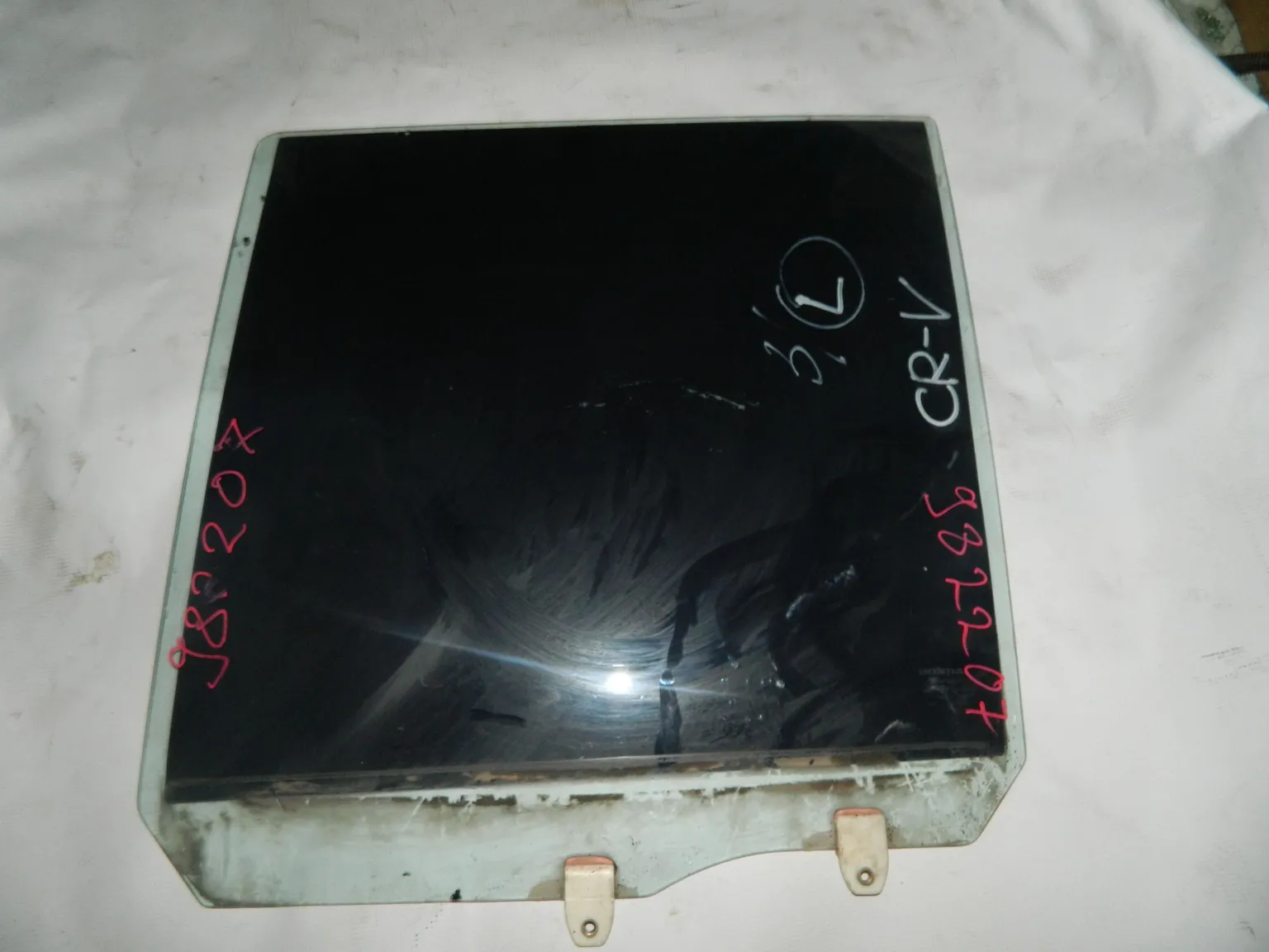 Стекло двери HONDA CR-V RD1 Задн. Лев (Контрактный) 982207