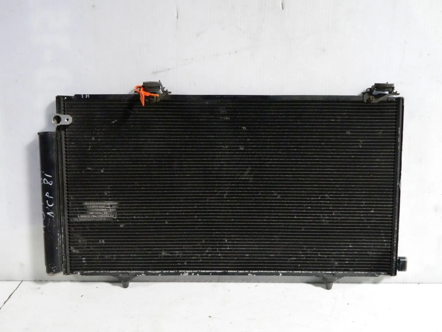 Радиатор кондиционера TOYOTA SIENTA NCP81 (Контрактный) 65243913