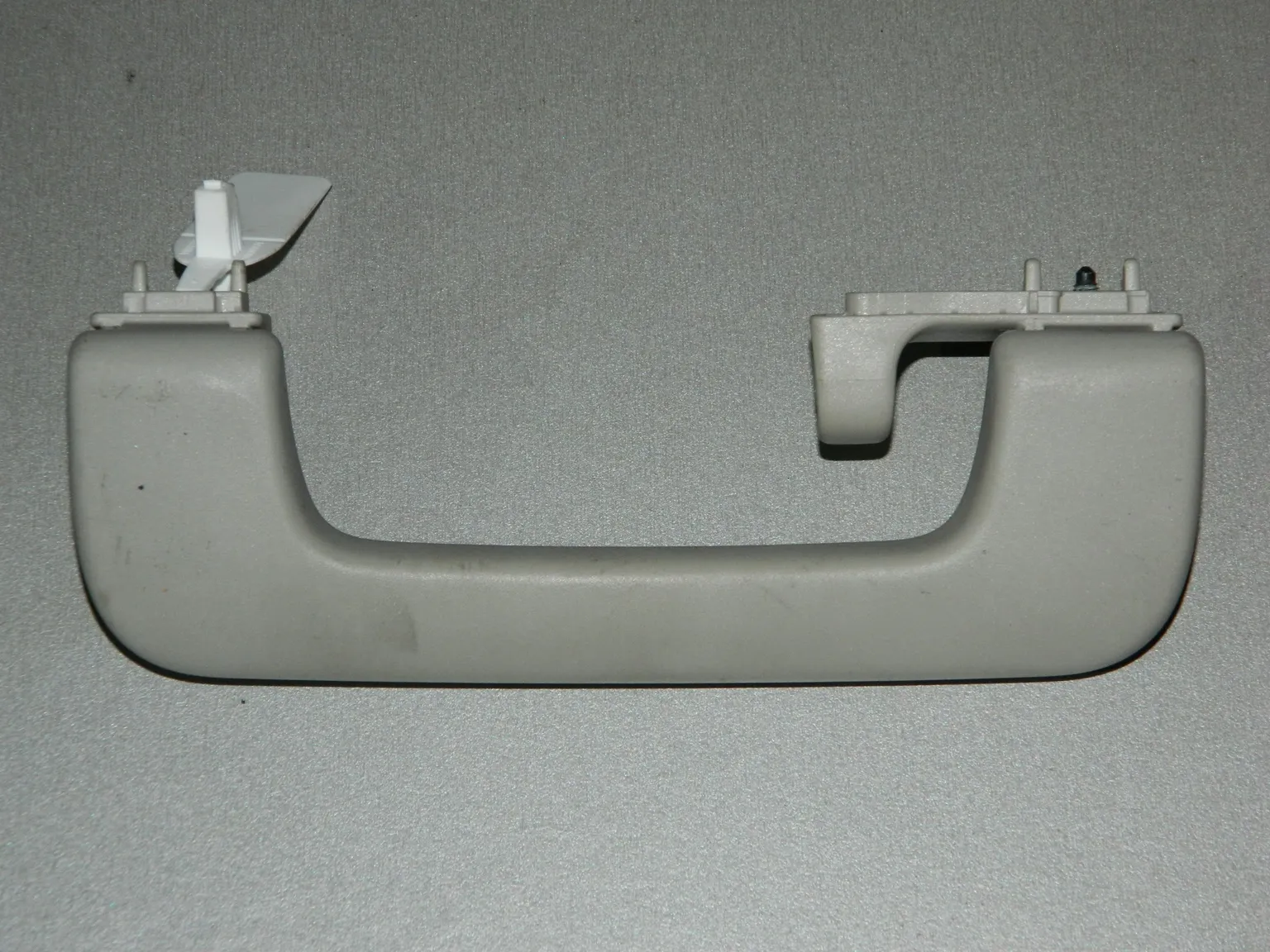 Ручка потолочная AUDI Q7 4L Зад (Б/У) 35020668
