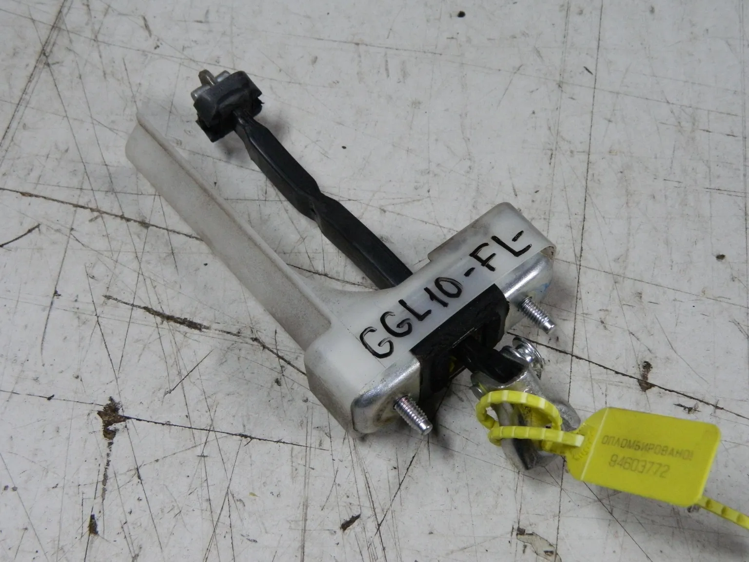 Ограничитель двери LEXUS RX350 GGL10 Перед Лев (Контрактный) 94603772