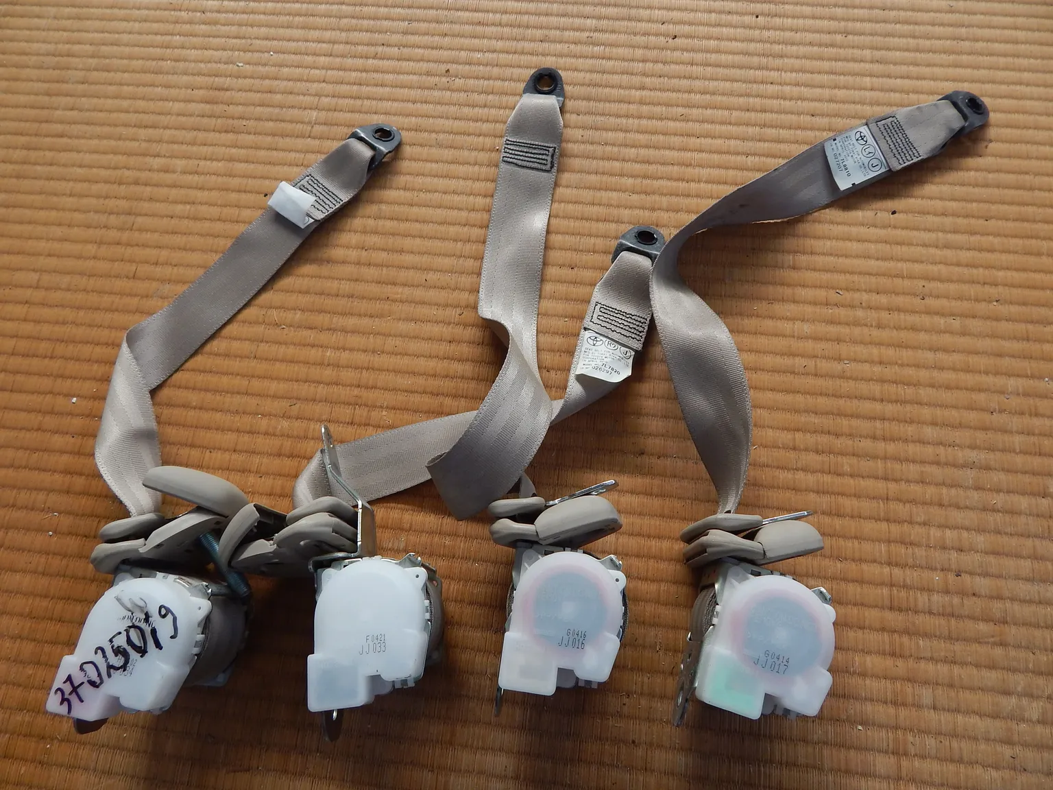 Ремни безопастности Toyota Sienta NCP81 (контрактный) 37025019