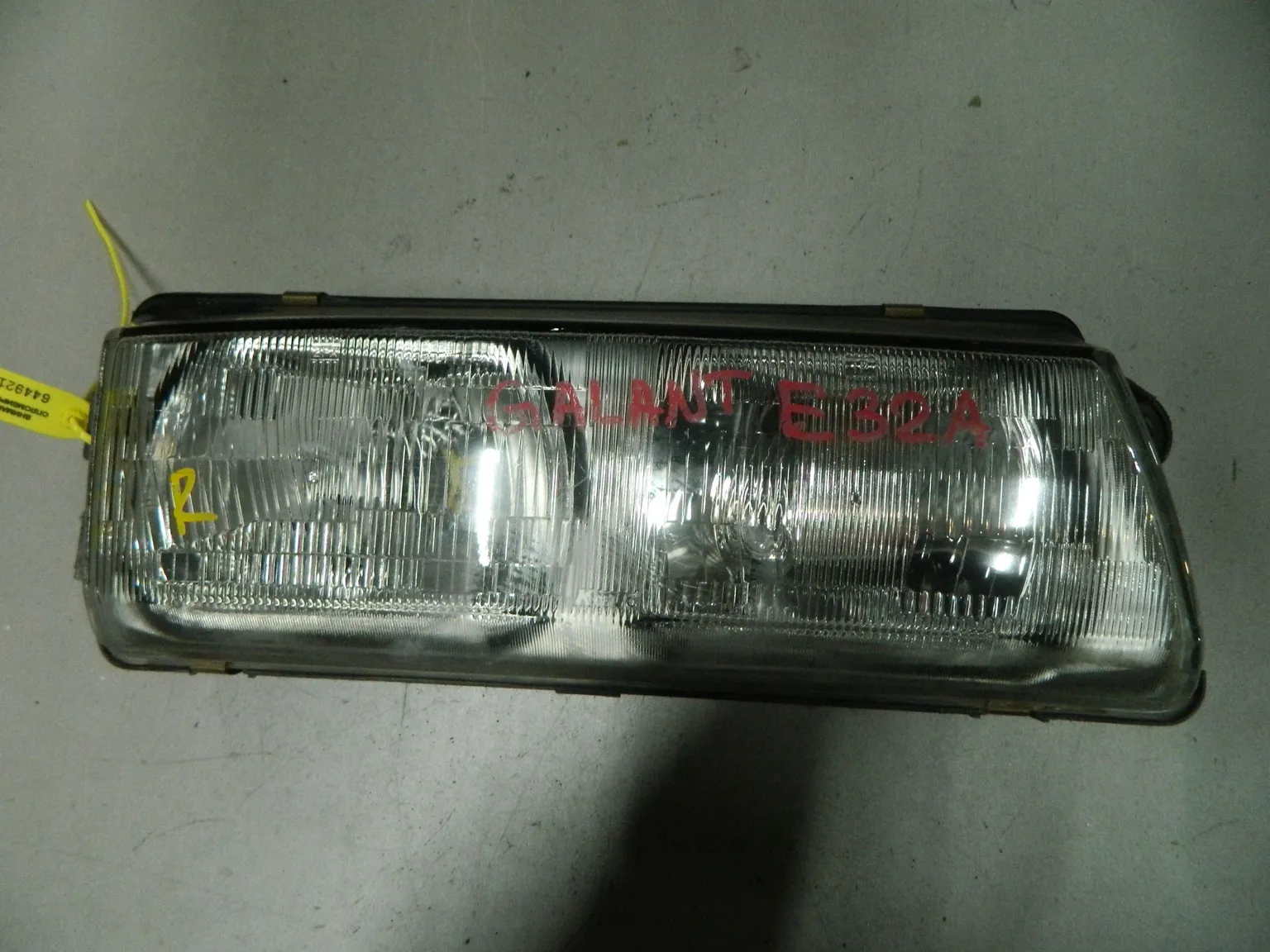 Фара MITSUBISHI GALANT E35A Перед Прав (Контрактный) 64492113